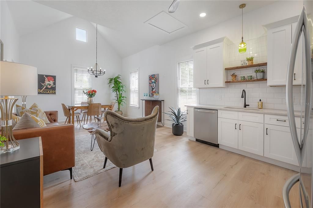 For Rent: $3,200 (2 beds, 2 baths, 1004 Square Feet)