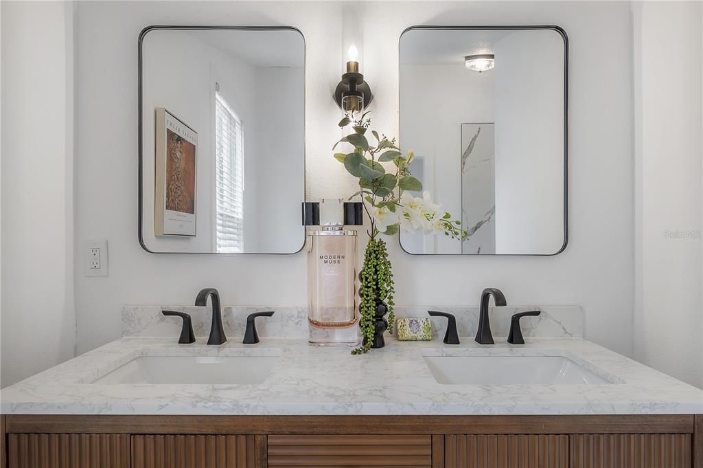 For Rent: $3,200 (2 beds, 2 baths, 1004 Square Feet)