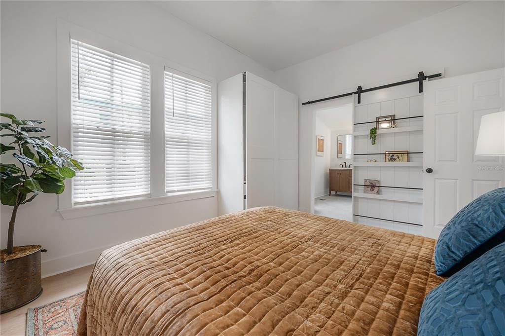 For Rent: $3,200 (2 beds, 2 baths, 1004 Square Feet)