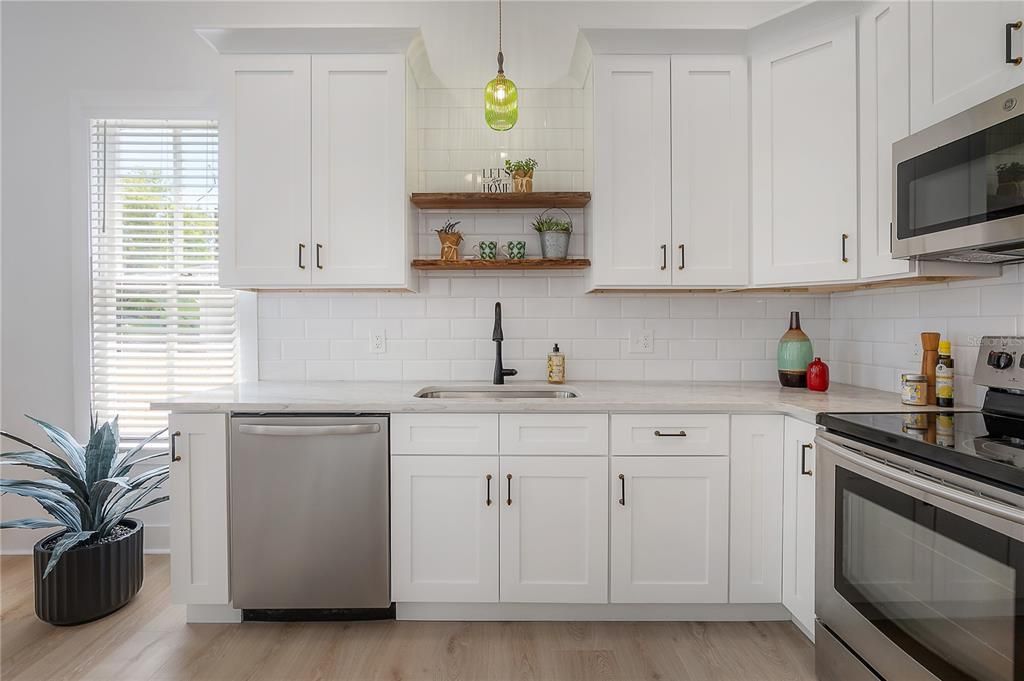 For Rent: $3,200 (2 beds, 2 baths, 1004 Square Feet)