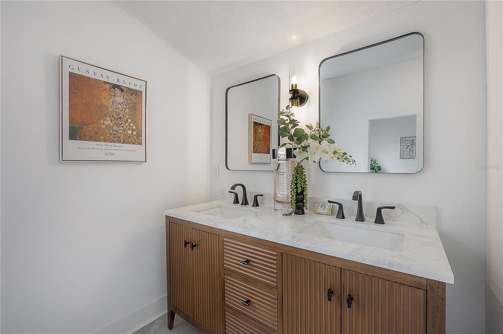 For Rent: $3,200 (2 beds, 2 baths, 1004 Square Feet)