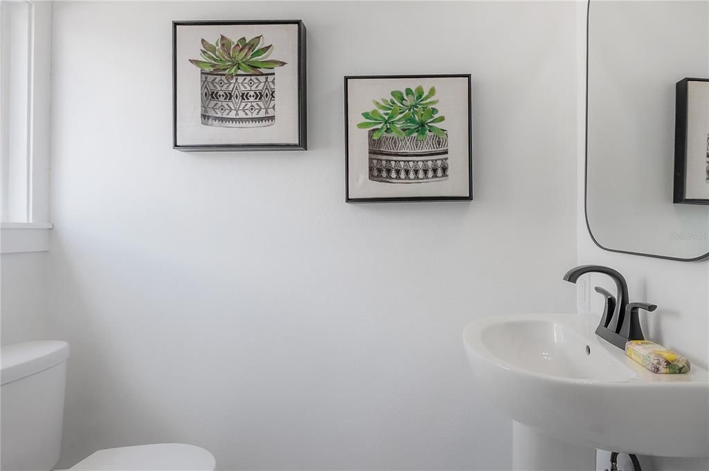 For Rent: $3,200 (2 beds, 2 baths, 1004 Square Feet)