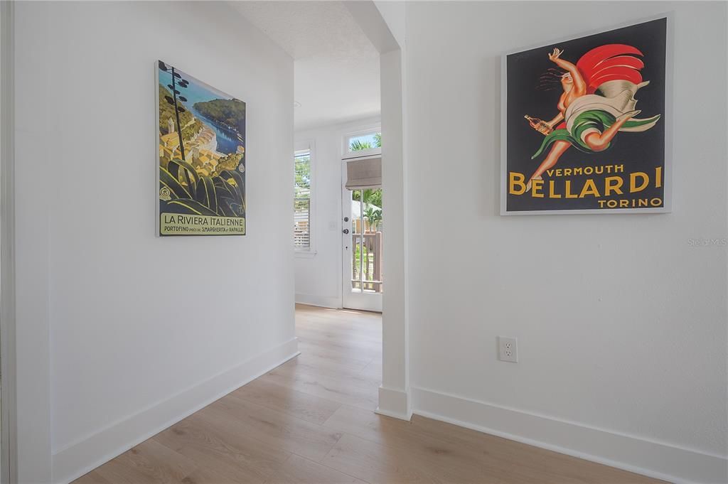 For Rent: $3,200 (2 beds, 2 baths, 1004 Square Feet)