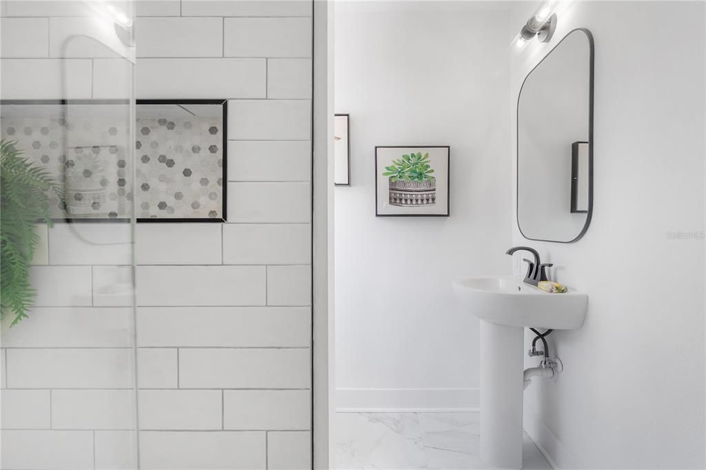 For Rent: $3,200 (2 beds, 2 baths, 1004 Square Feet)