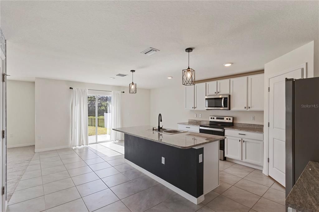 For Sale: $359,990 (4 beds, 3 baths, 2371 Square Feet)