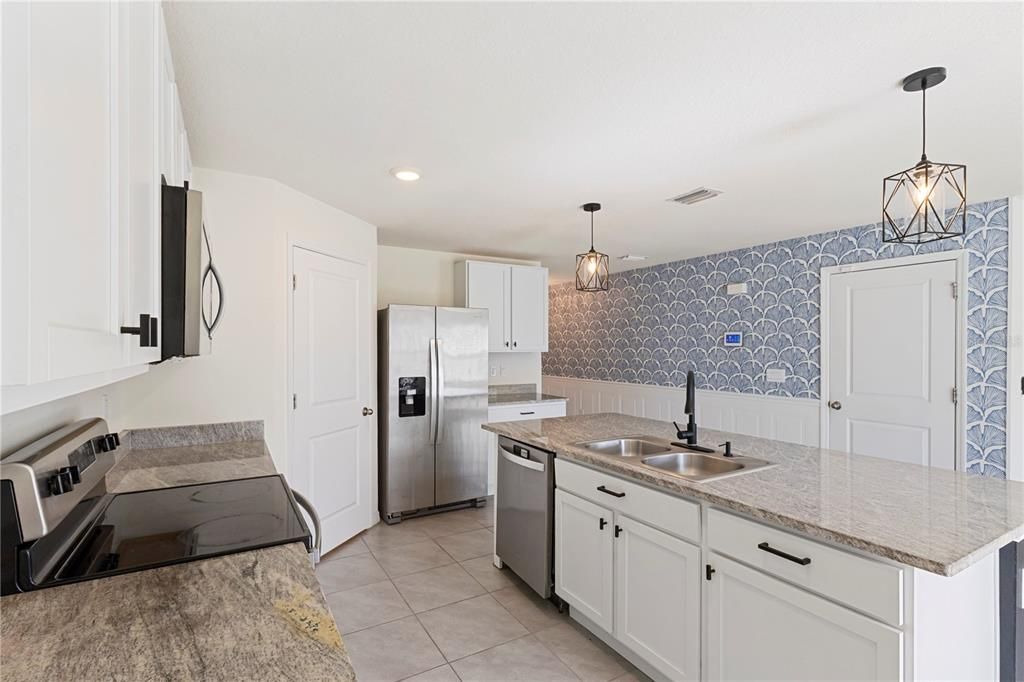 For Sale: $359,990 (4 beds, 3 baths, 2371 Square Feet)