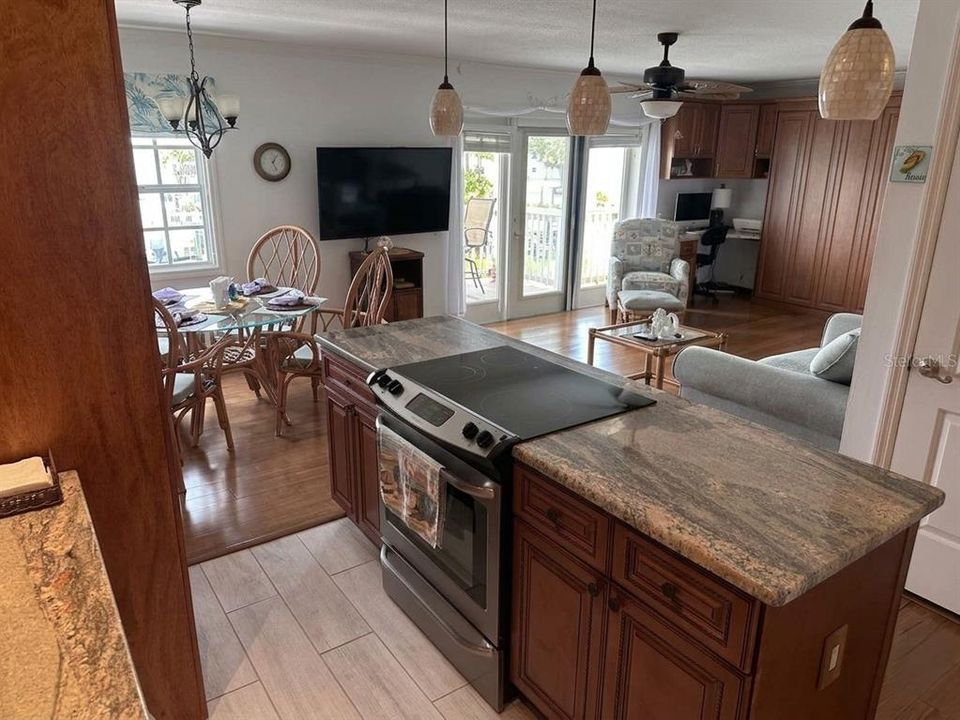 En Venta: $230,000 (1 camas, 1 baños, 646 Pies cuadrados)