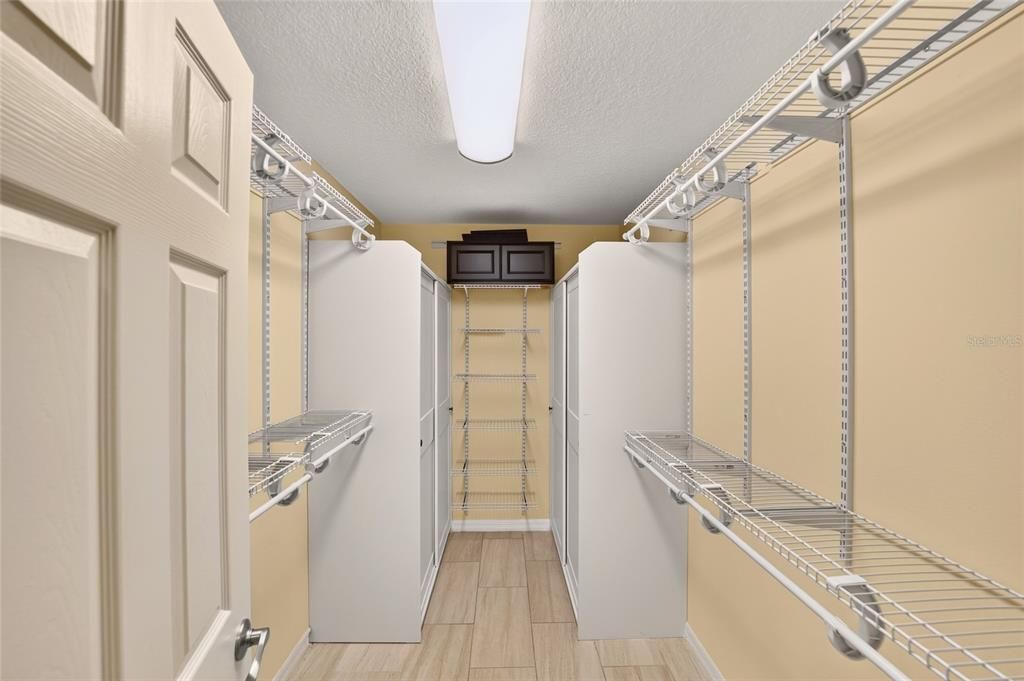 En Venta: $399,900 (2 camas, 2 baños, 2081 Pies cuadrados)