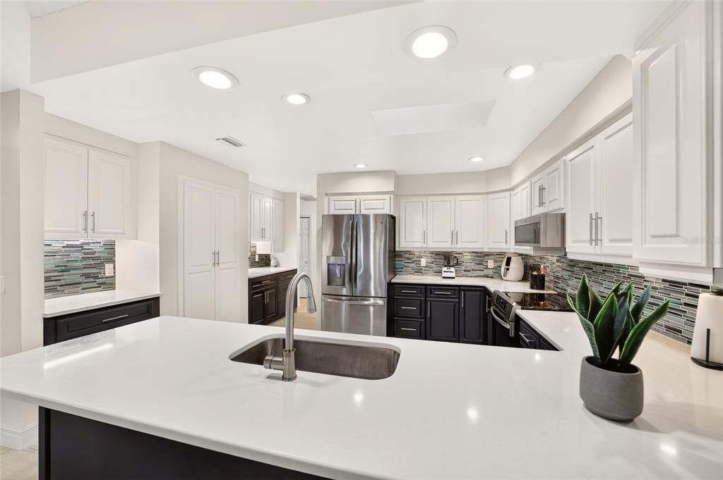 En Venta: $399,900 (2 camas, 2 baños, 2081 Pies cuadrados)