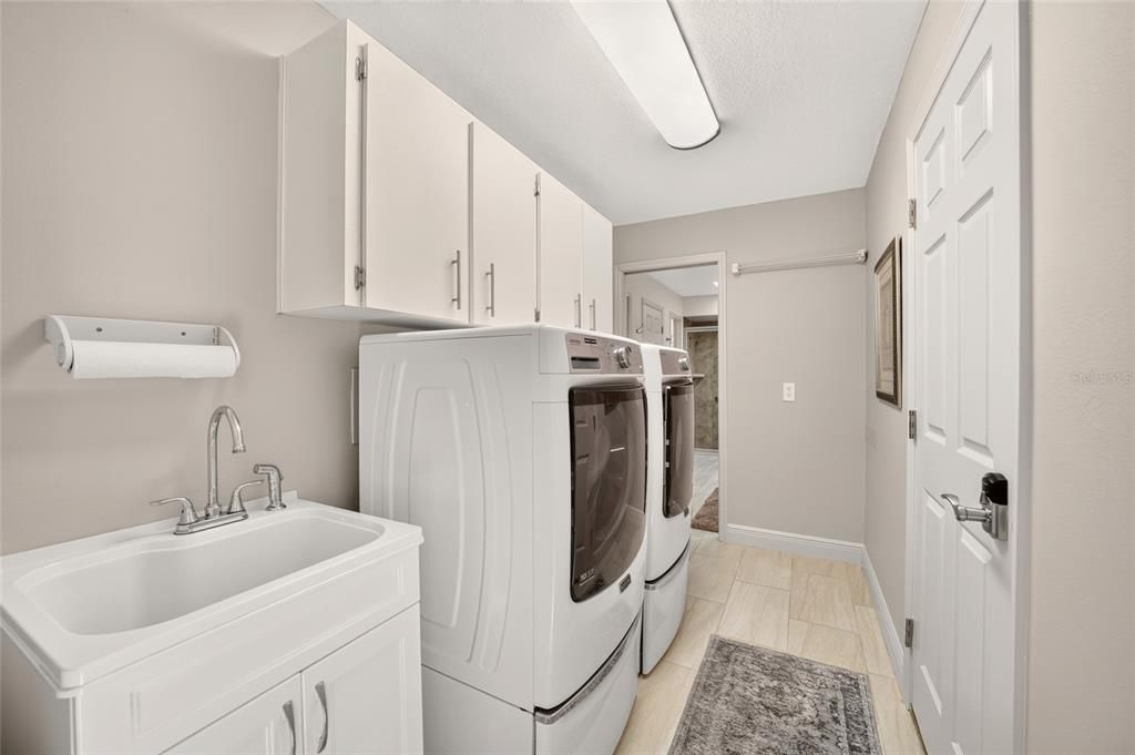 En Venta: $399,900 (2 camas, 2 baños, 2081 Pies cuadrados)