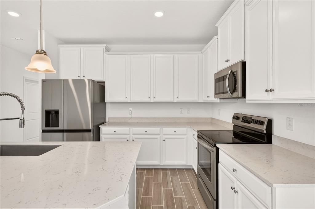 For Sale: $280,000 (3 beds, 2 baths, 1755 Square Feet)