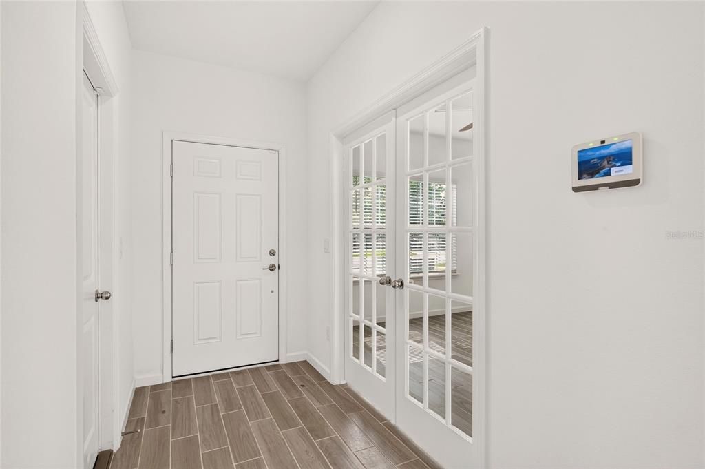 For Sale: $280,000 (3 beds, 2 baths, 1755 Square Feet)