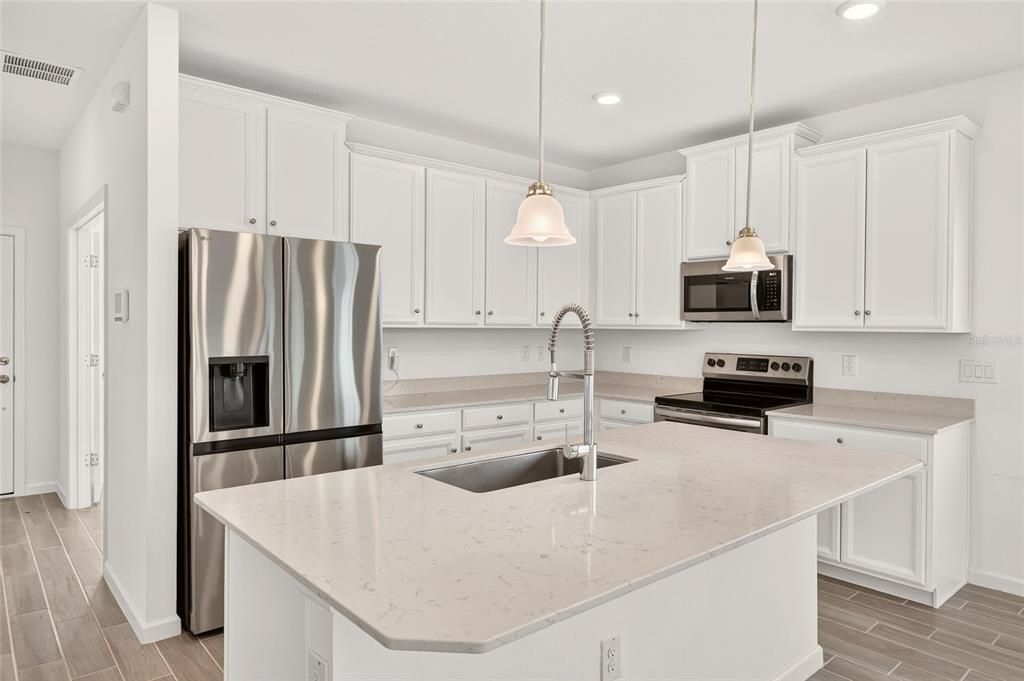 For Sale: $280,000 (3 beds, 2 baths, 1755 Square Feet)