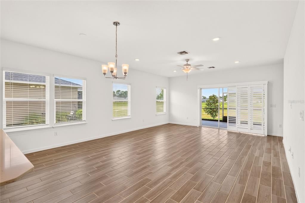 For Sale: $280,000 (3 beds, 2 baths, 1755 Square Feet)