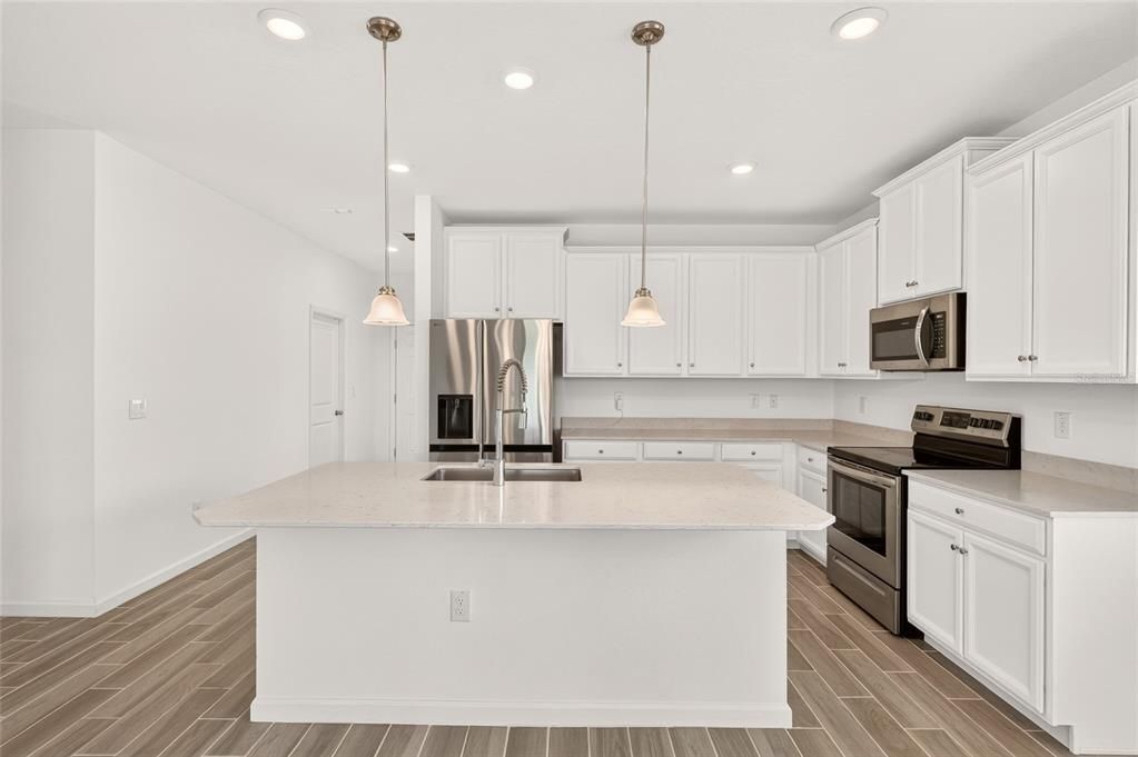 For Sale: $280,000 (3 beds, 2 baths, 1755 Square Feet)