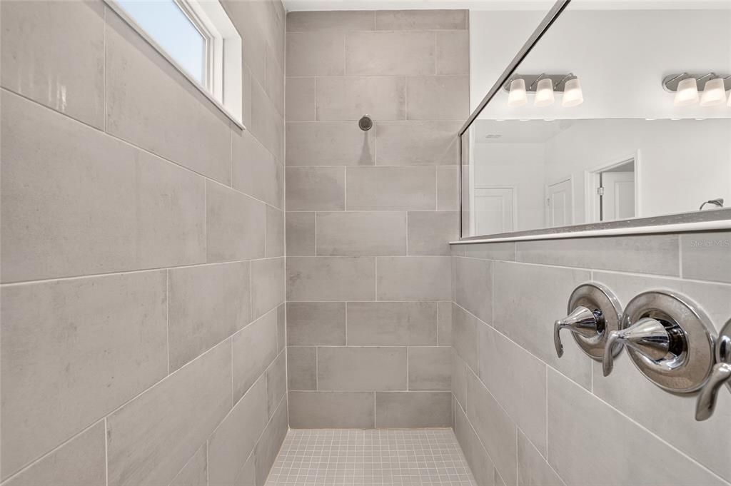 For Sale: $280,000 (3 beds, 2 baths, 1755 Square Feet)