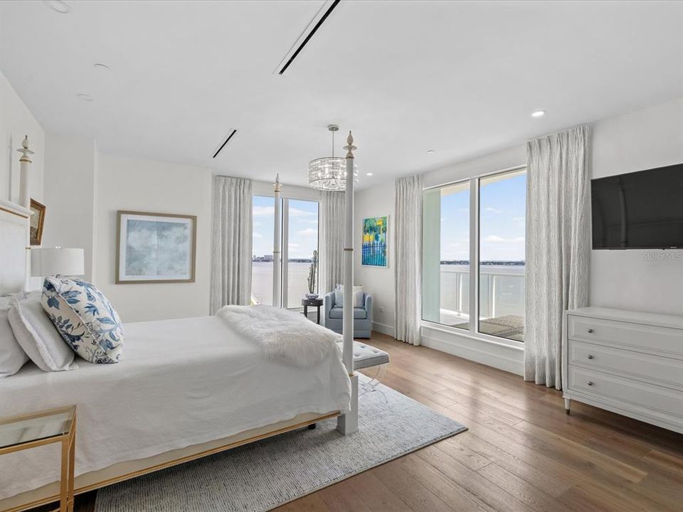 For Sale: $4,400,000 (3 beds, 3 baths, 3886 Square Feet)