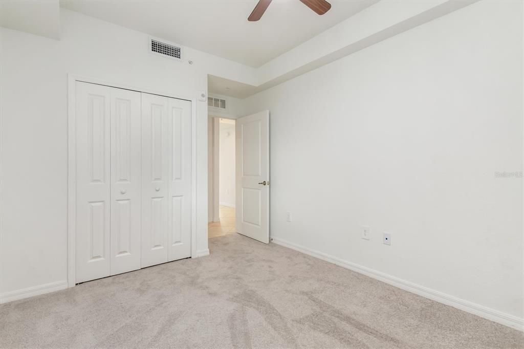 For Sale: $299,000 (2 beds, 2 baths, 1149 Square Feet)