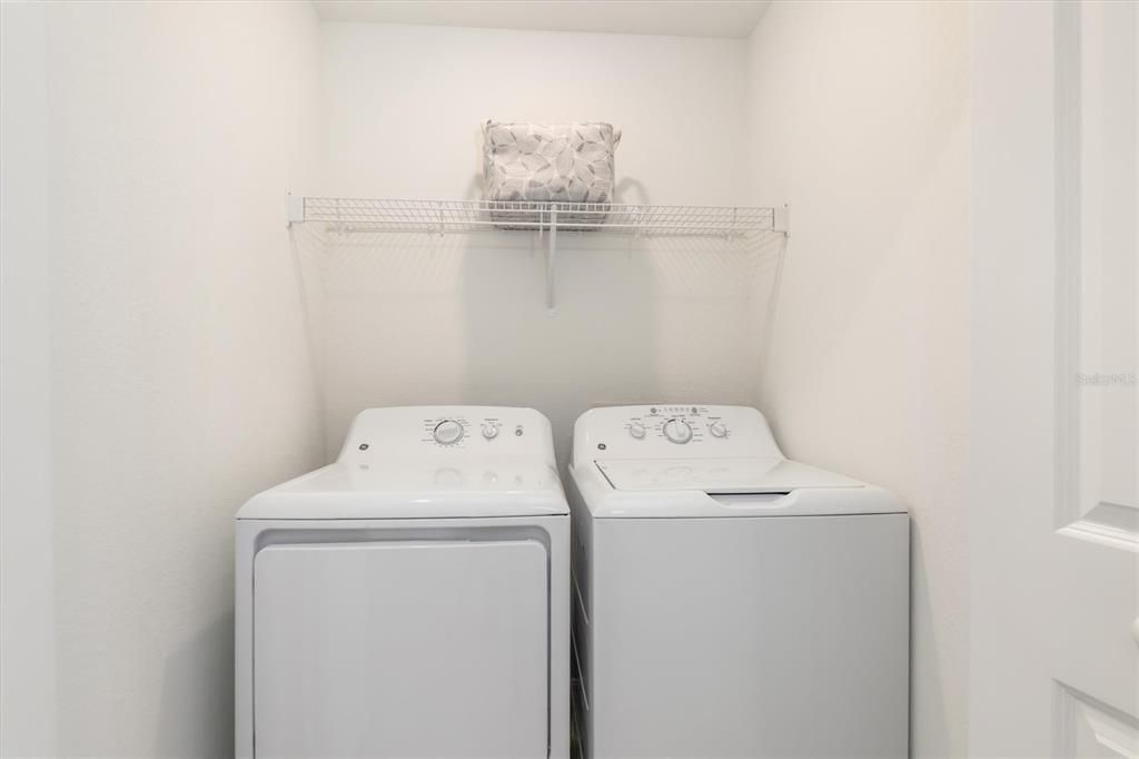 For Sale: $299,000 (2 beds, 2 baths, 1149 Square Feet)