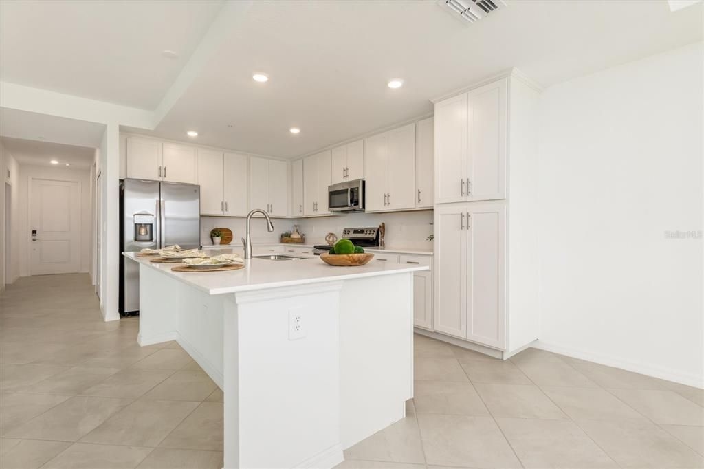 For Sale: $299,000 (2 beds, 2 baths, 1149 Square Feet)