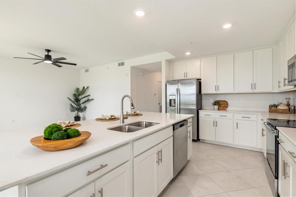 For Sale: $299,000 (2 beds, 2 baths, 1149 Square Feet)
