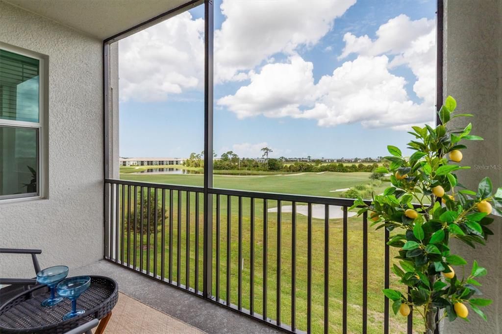 For Sale: $299,000 (2 beds, 2 baths, 1149 Square Feet)