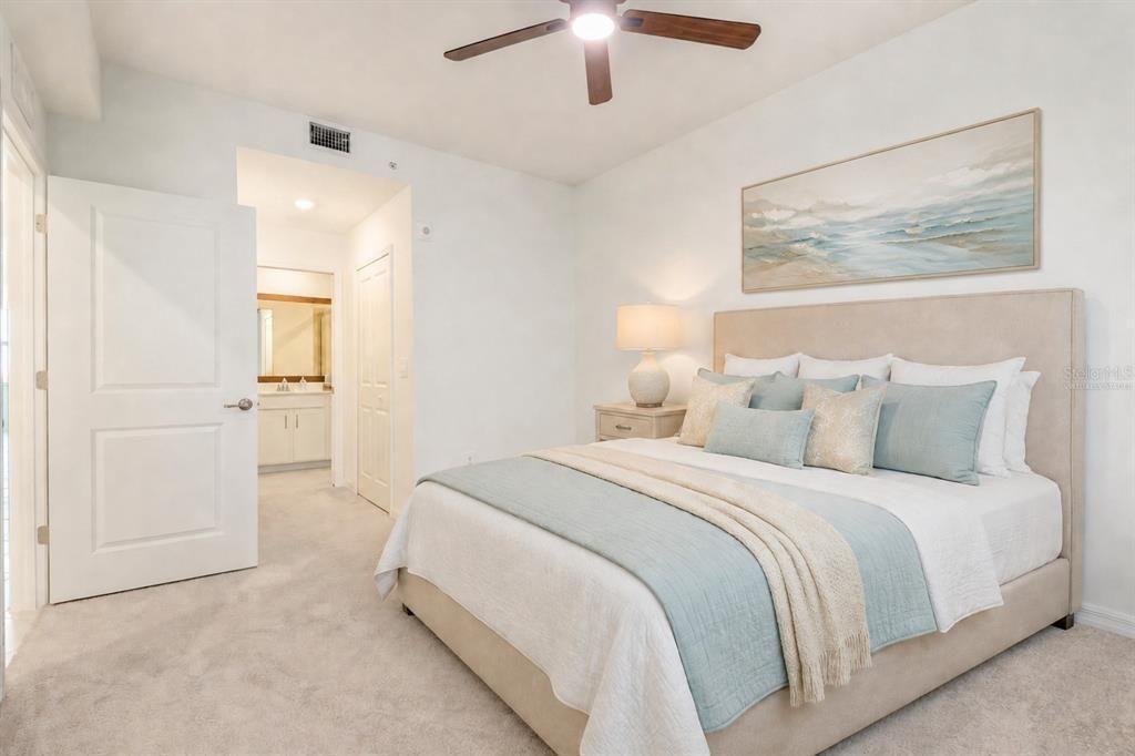 For Sale: $299,000 (2 beds, 2 baths, 1149 Square Feet)