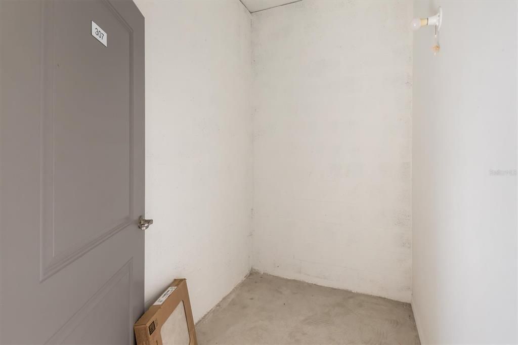 For Sale: $299,000 (2 beds, 2 baths, 1149 Square Feet)