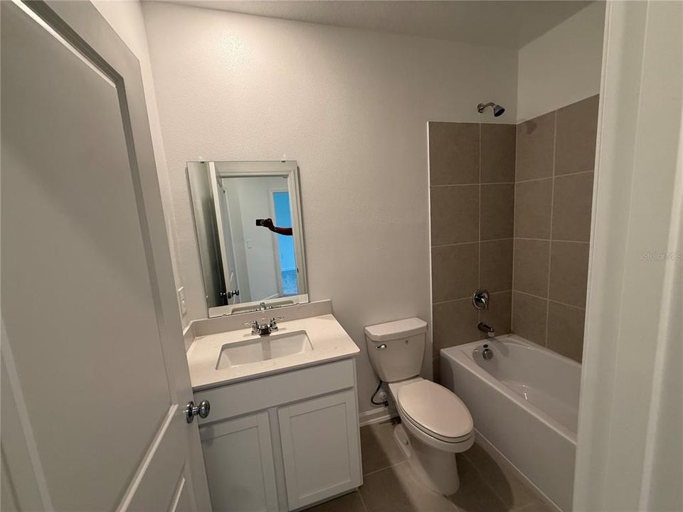 В аренду: $1,900 (3 спален, 2 ванн, 1813 Квадратных фут)