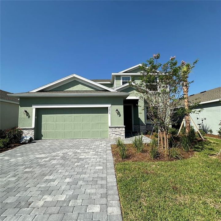 For Sale: $555,000 (4 beds, 3 baths, 2529 Square Feet)