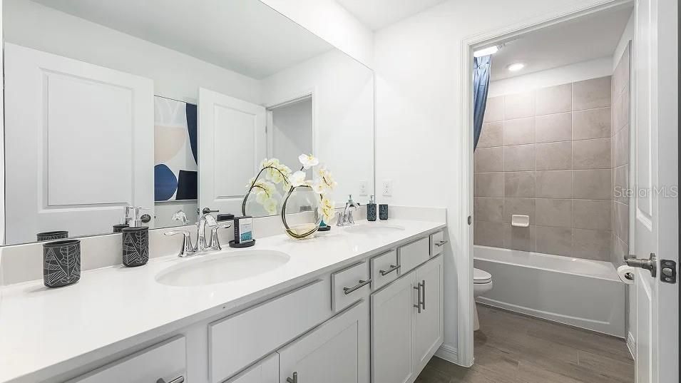 For Sale: $555,000 (4 beds, 3 baths, 2529 Square Feet)