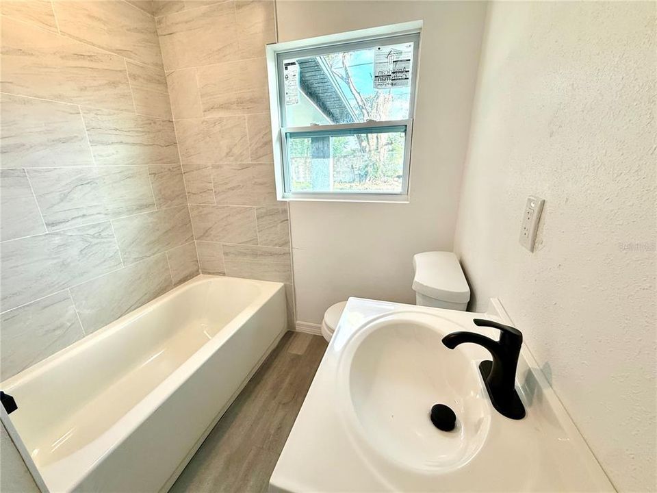 For Rent: $2,800 (4 beds, 3 baths, 2196 Square Feet)