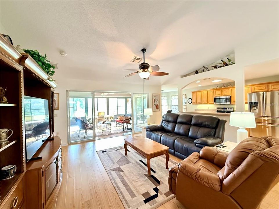 For Sale: $294,271 (3 beds, 2 baths, 1814 Square Feet)