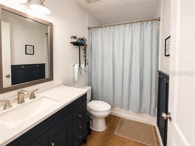 For Sale: $289,000 (2 beds, 2 baths, 1079 Square Feet)