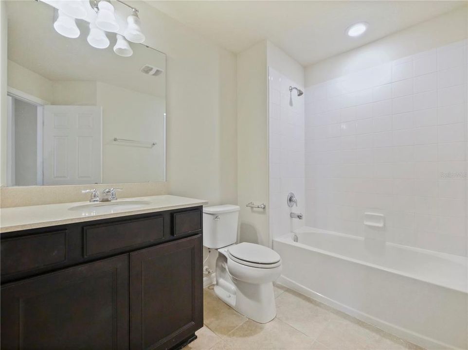 For Rent: $2,600 (3 beds, 2 baths, 1881 Square Feet)