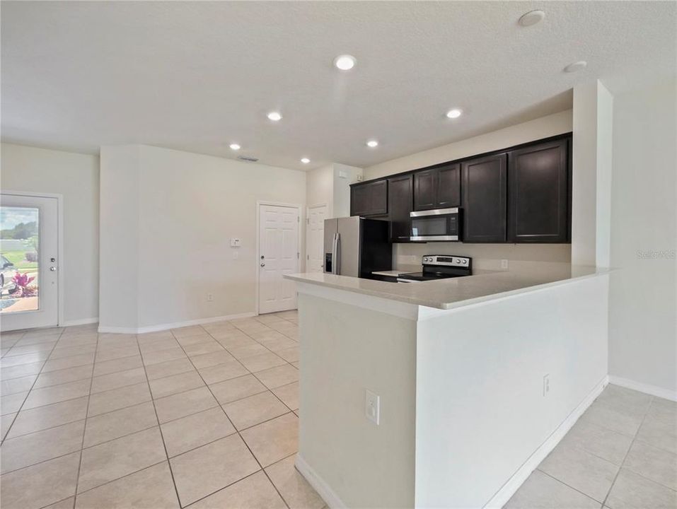 For Rent: $2,600 (3 beds, 2 baths, 1881 Square Feet)