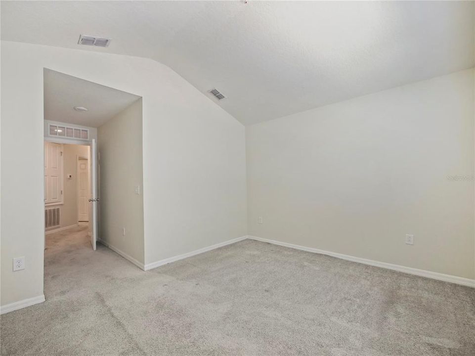 For Rent: $2,600 (3 beds, 2 baths, 1881 Square Feet)