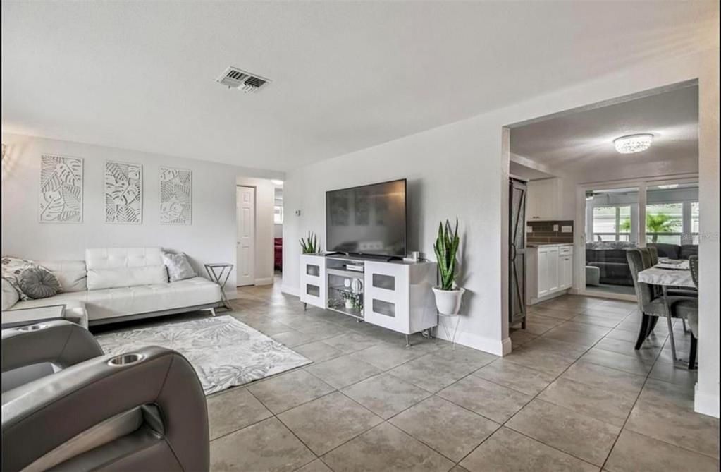 For Sale: $339,900 (3 beds, 2 baths, 2103 Square Feet)