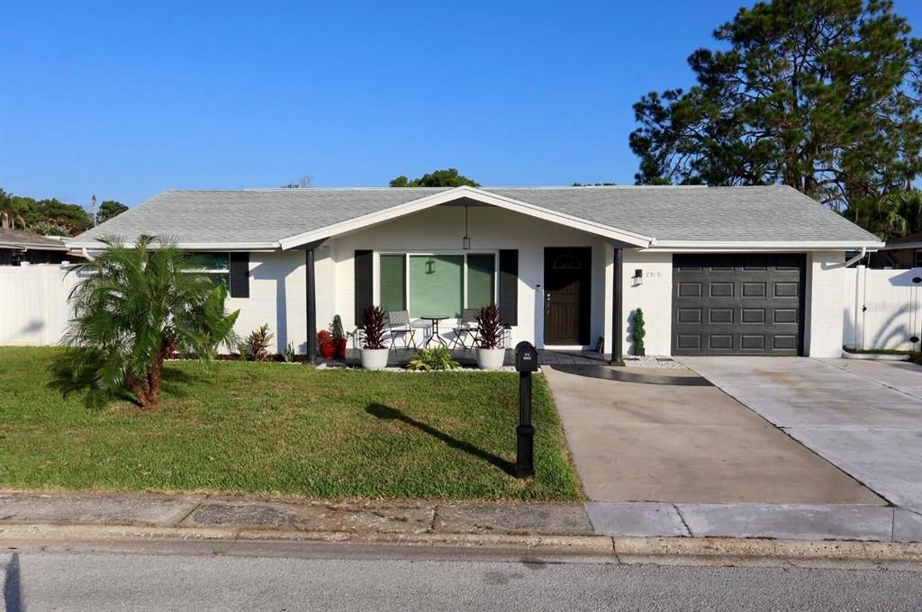 For Sale: $339,900 (3 beds, 2 baths, 2103 Square Feet)