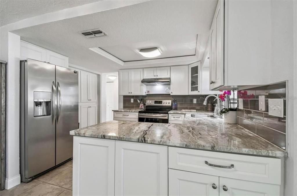 For Sale: $339,900 (3 beds, 2 baths, 2103 Square Feet)