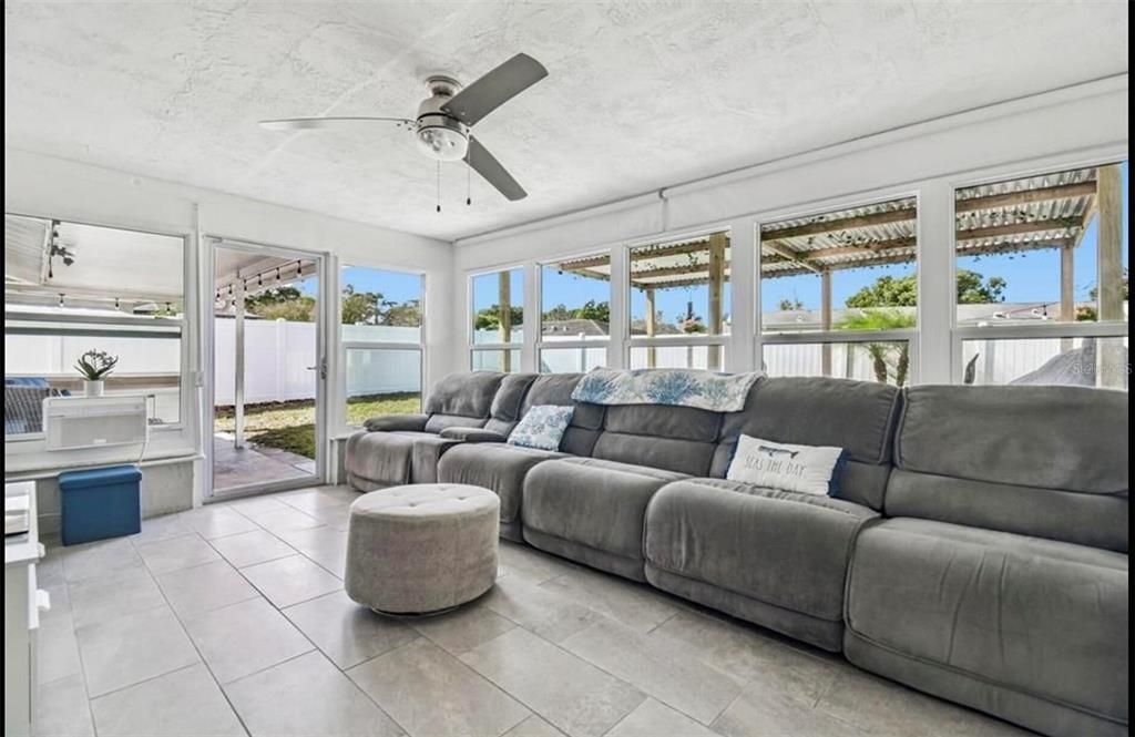 For Sale: $339,900 (3 beds, 2 baths, 2103 Square Feet)