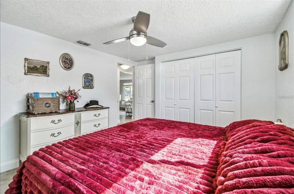 For Sale: $339,900 (3 beds, 2 baths, 2103 Square Feet)