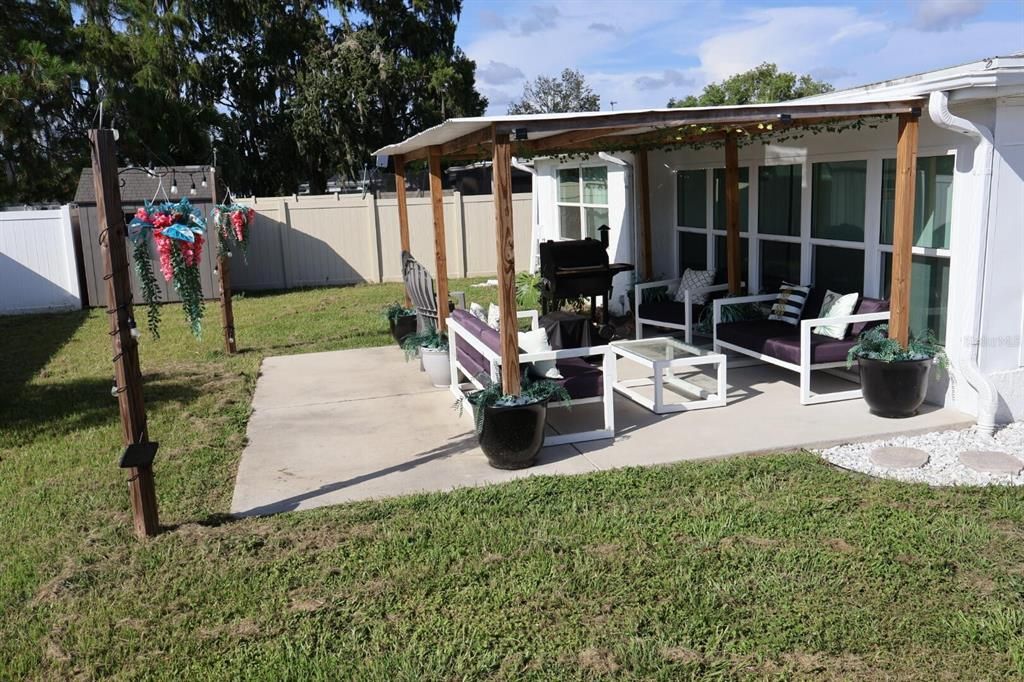 For Sale: $339,900 (3 beds, 2 baths, 2103 Square Feet)