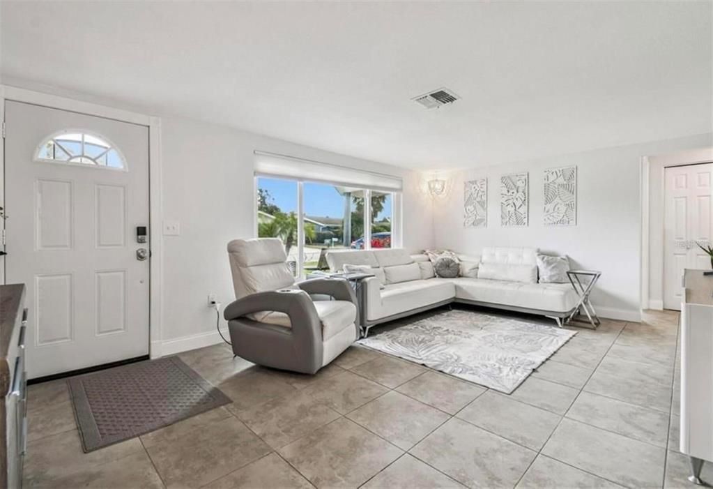 For Sale: $339,900 (3 beds, 2 baths, 2103 Square Feet)