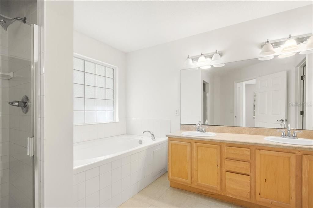 En Venta: $599,900 (3 camas, 2 baños, 1852 Pies cuadrados)