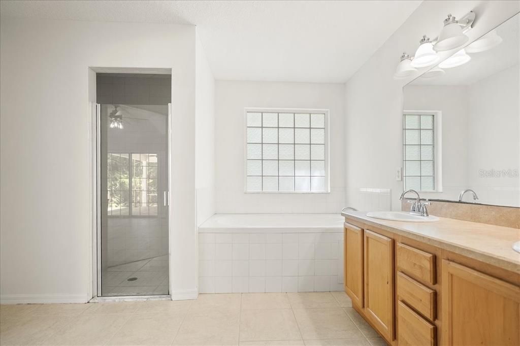 En Venta: $599,900 (3 camas, 2 baños, 1852 Pies cuadrados)