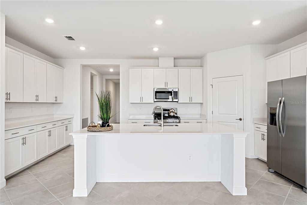 For Rent: $4,500 (3 beds, 3 baths, 2201 Square Feet)