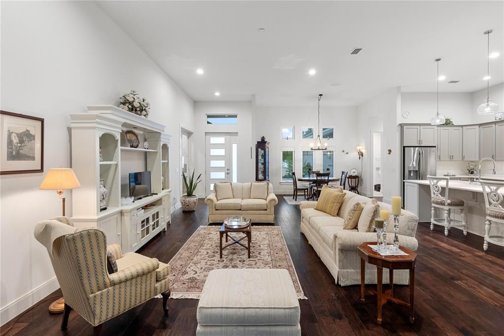 For Sale: $895,000 (4 beds, 3 baths, 2635 Square Feet)