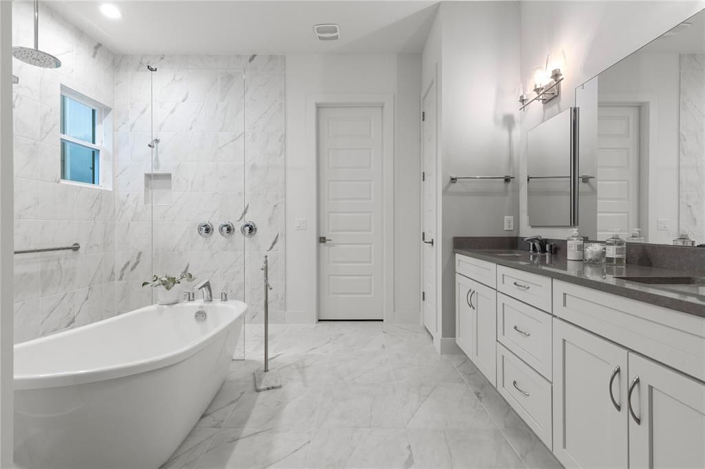 For Sale: $895,000 (4 beds, 3 baths, 2635 Square Feet)