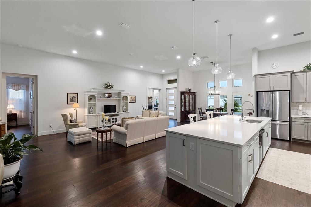 For Sale: $895,000 (4 beds, 3 baths, 2635 Square Feet)